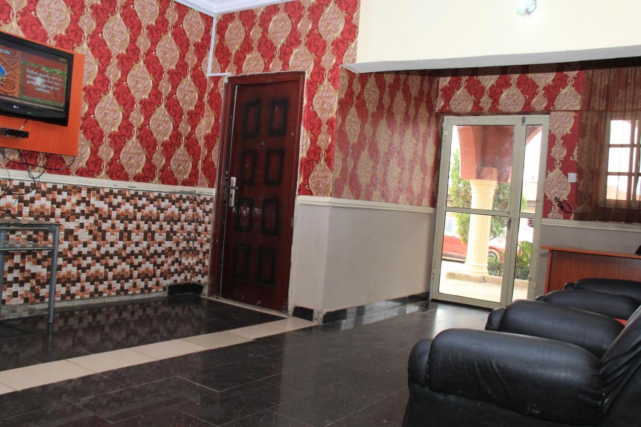 Aquatic Suites & Apartments Aliayabiagba Dış mekan fotoğraf