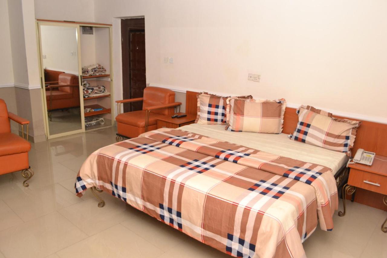 Aquatic Suites & Apartments Aliayabiagba Dış mekan fotoğraf